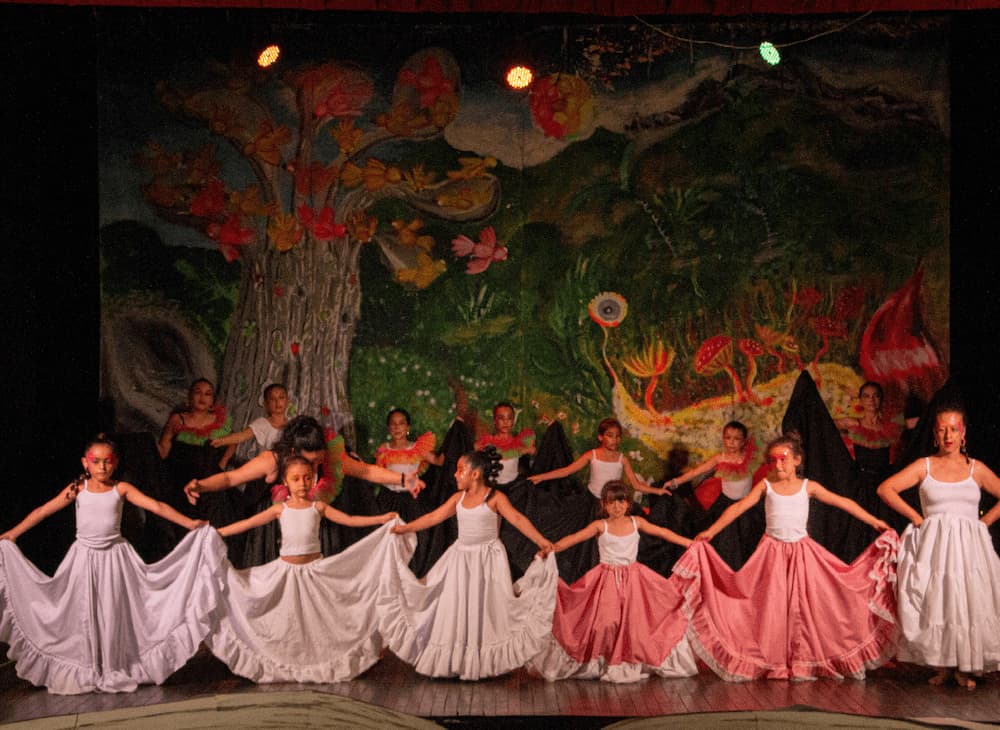 Presentación de danza folclórica